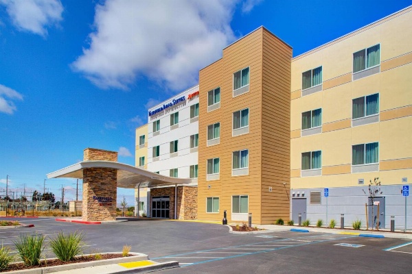 Fairfield Inn & Suites by Marriott Hollister image 1