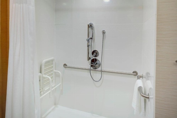 Fairfield Inn & Suites by Marriott Hollister image 11