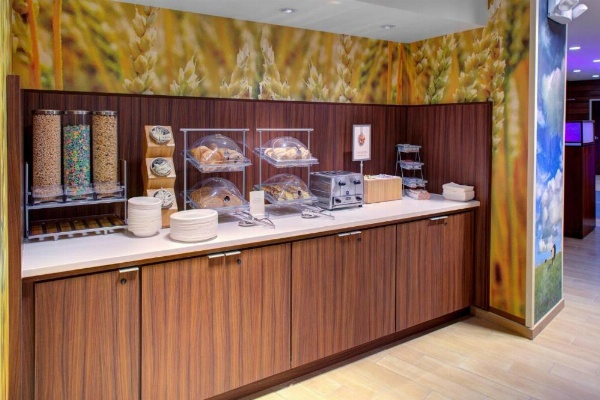 Fairfield Inn & Suites by Marriott Hollister image 18